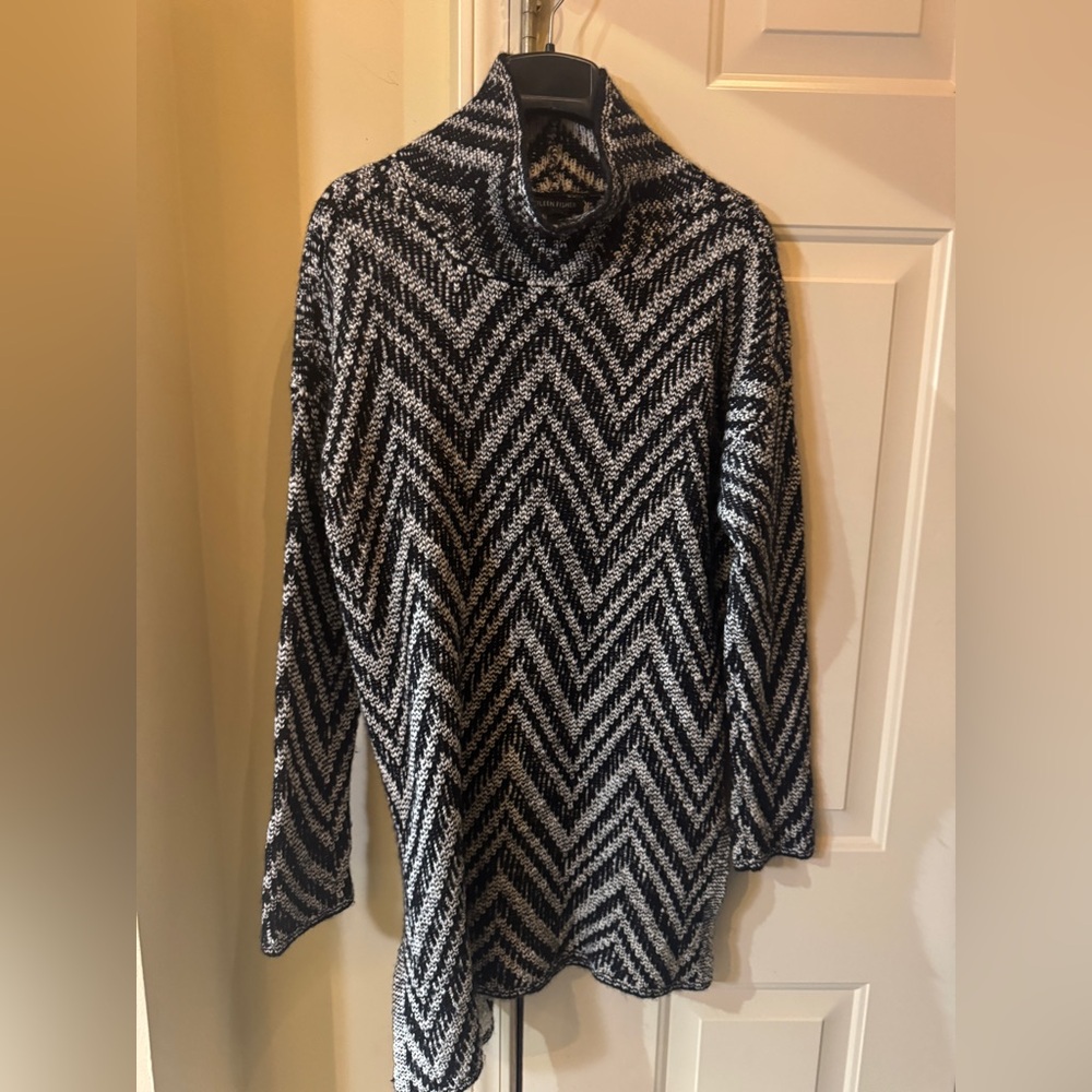 Eileen Fisher Black and Cream‎ Knit Sweater